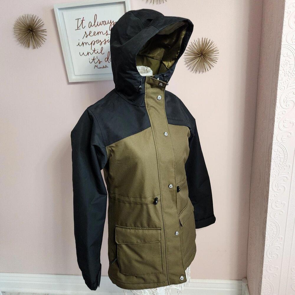 NWOT Aperture Snowboard jacket olive army green black never worn flawless S MM25